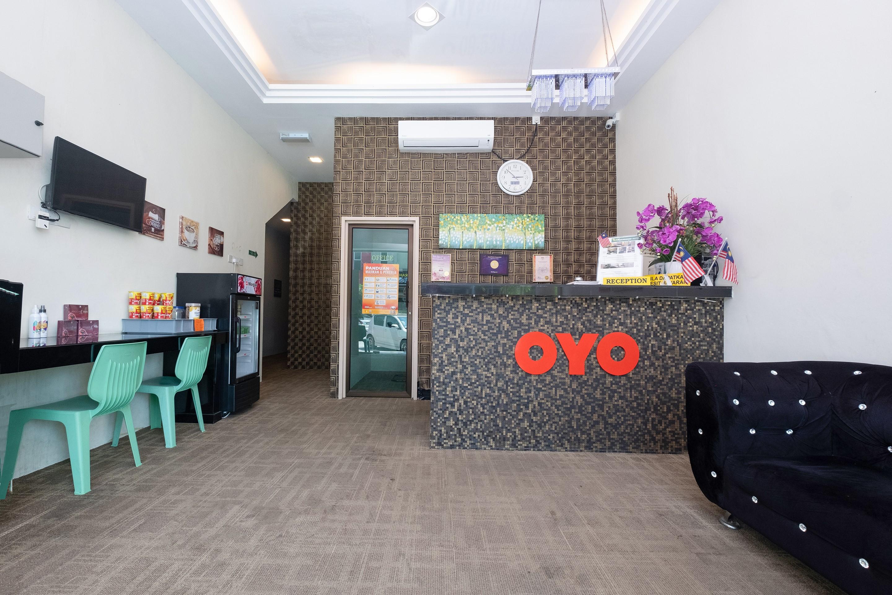 Oyo 89981 尼亚曼亚酒店 关丹 外观 照片